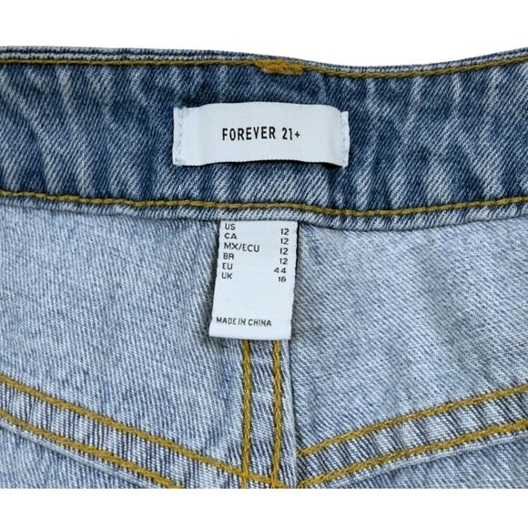 Forever 21 Plus High Rise Lightwash Denim Mom Shorts Woman's Size 12 Cuffed Jean - Picture 5 of 7